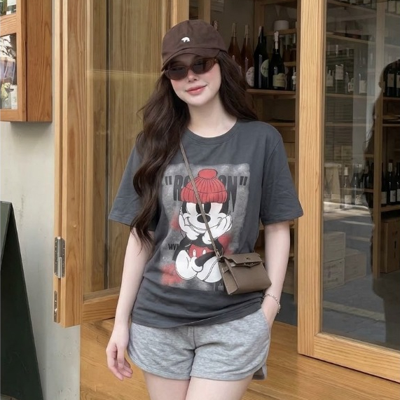 Áo Thun Form Rộng In Hình Chuột Cute Phối Quần Đùi Phong Cách Hiện Đại, Trẻ…