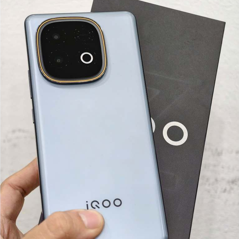 Điện thoại Vivo iQOO Z10 Turbo Plus New Dimensity 9400 Plus - Pin 8000mAh