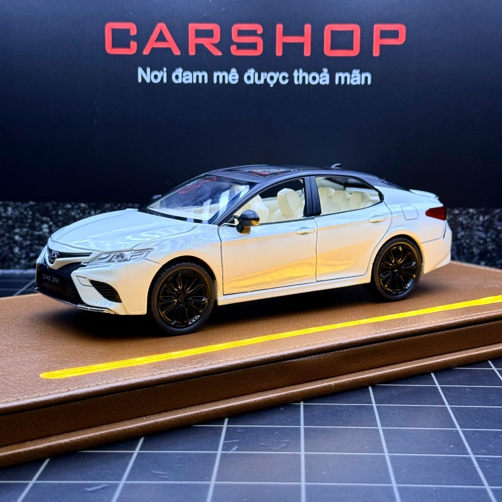 Mô hình xe Toyota Camry 2019 tỉ lệ 1:24 hãng CHEZHI