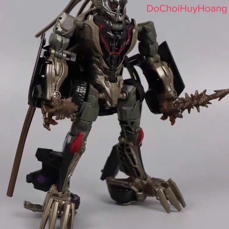 Mô hình robot Crankcase 13cm 9910