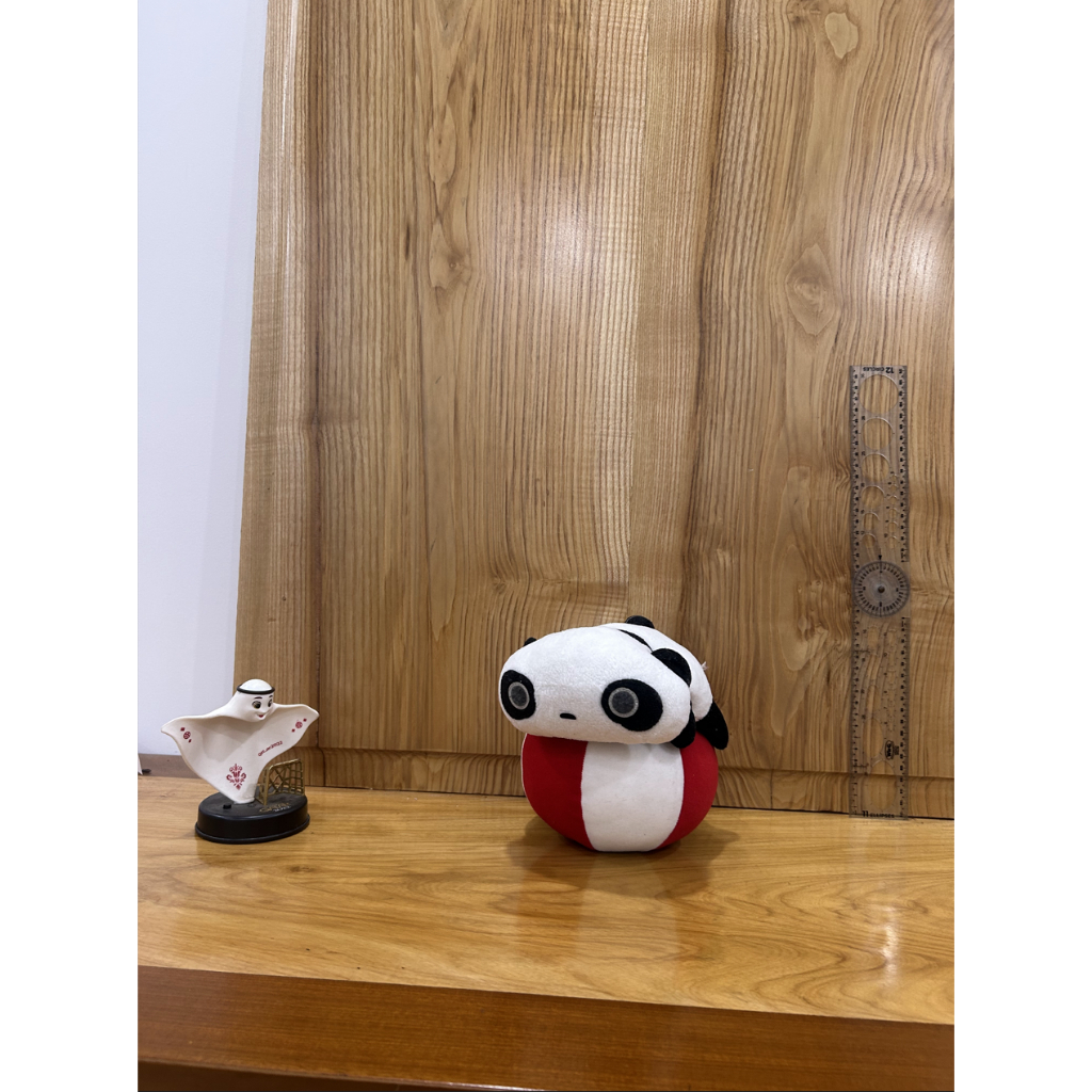 Gấu bông gấu trúc Panda nằm ôm trái banh, panda nằm