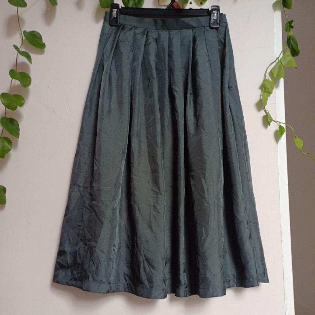 ✨ CHÂN VÁY XẾP LY SIZE M HÀNG SECONDHAND – VINTAGE CỰC CHẤT ✨