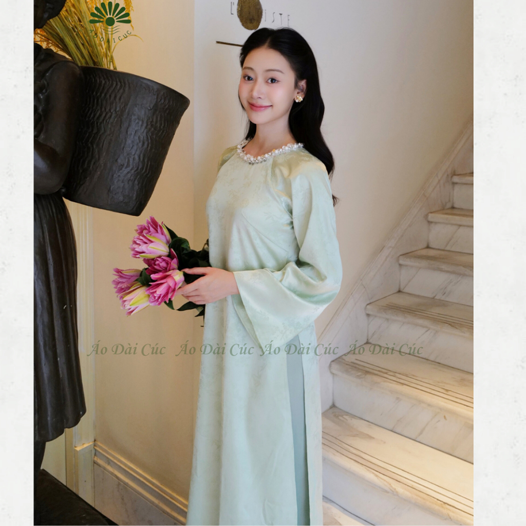 Áo dài cách tân dáng suông Chiêu Giao , Châu Sa , đính kết vòng ngọc viền cổ cao cấp - Áo Dài Cúc | BigBuy360 - bigbuy360.vn