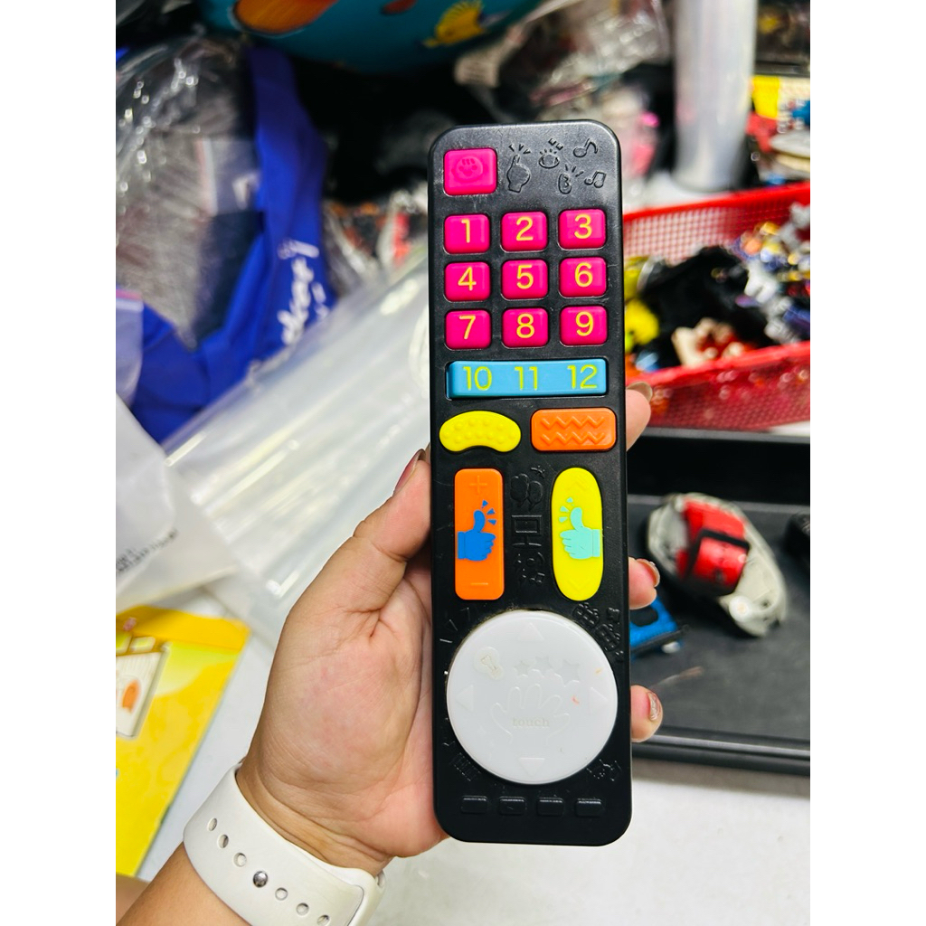 Đồ chơi nhạc đèn Remote People Smart Remote Control UB070
