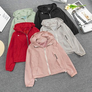  Áo Khoác Gió 2 Lớp Vải Siêu Nhẹ Thêu Chữ Có Dây Rút Cho Nữ 