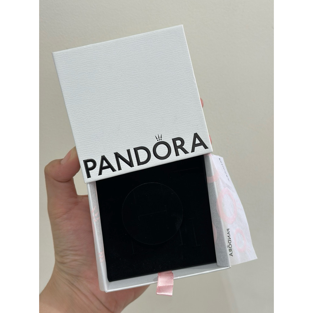 HỘP QUÀ NHẪN VÀ VÒNG PANDORA