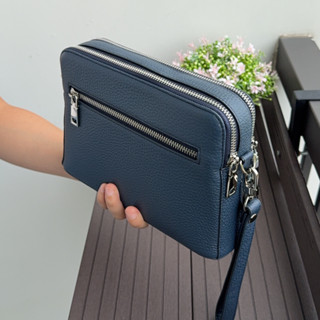 Clutch cầm tay, Clutch đeo chéo 2 ngăn khoá chính được làm từ da bò vân hạt