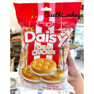Bánh Kẹp Kem Vàng Daisy 236G - vị ngọt ngào, giòn tan.