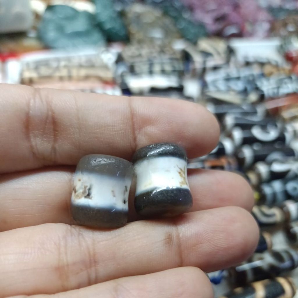 cặp dzi dược sư tây tạng nhỏ xinh.