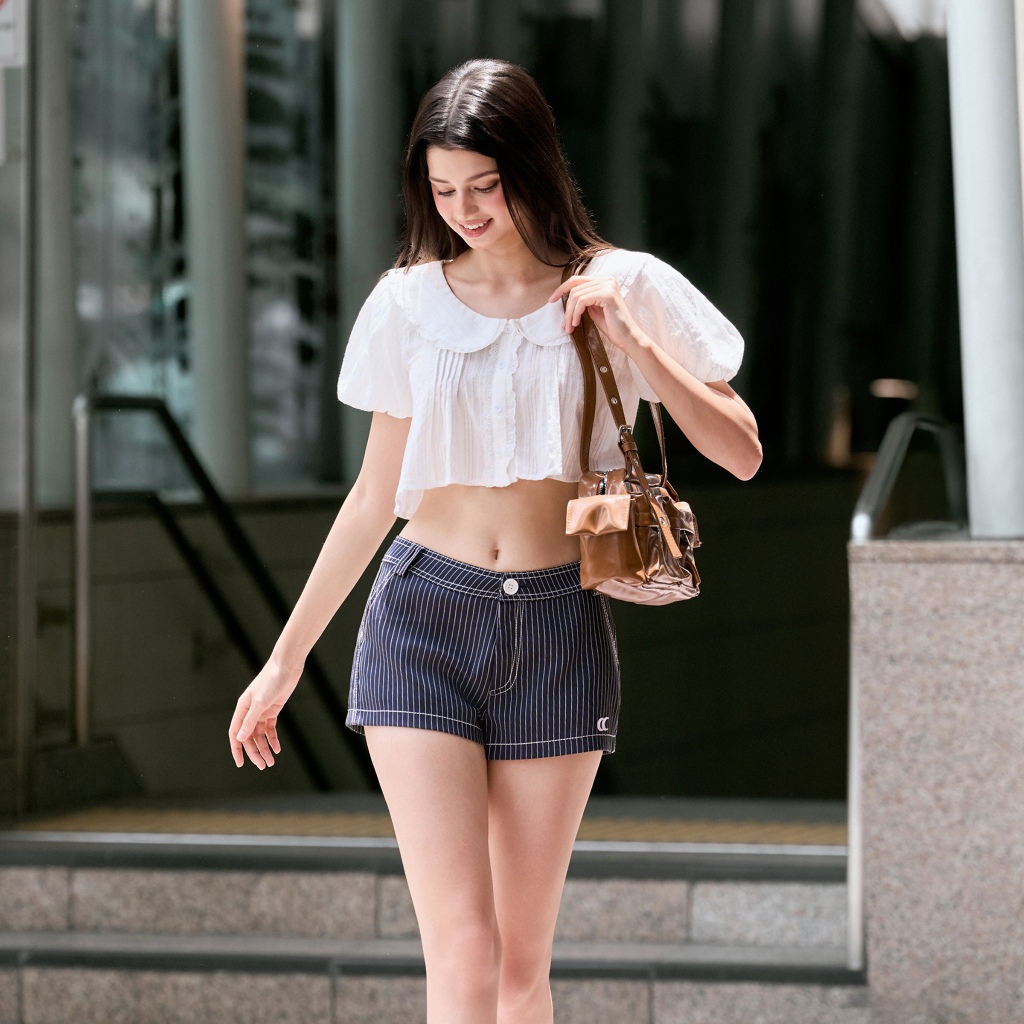 CARA Quần sọc ngắn nữ Hadi form mini cạp trễ năng động