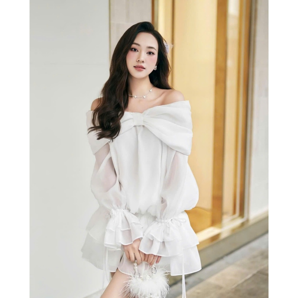 Váy Trễ Vai Phối Vạt Nơ Chất Liệu Tơ Xốp Nhún Hông Dáng Xòe Tặng Kèm Quần Trong | BigBuy360 - bigbuy360.vn
