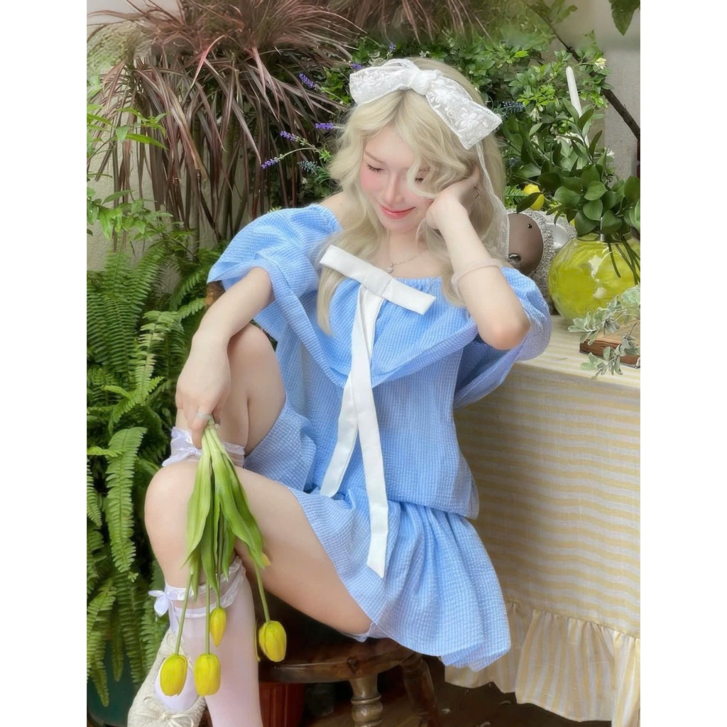 Váy Trễ Vai Baby Kẻ Xanh Pastel Đính Nơ Nhún Hông Dáng Xòe Chất Liệu Thô Đũi Tặng Kèm Quần Trong | BigBuy360 - bigbuy360.vn