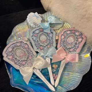 [SẴN] GƯƠNG CẦM TAY TRANG ĐIỂM VỎ SÒ BST SHELL JEWEL FLOWER KNOWS