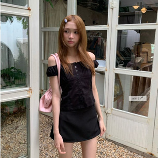 Yuumi Top - Áo kiểu nữ trễ vai phối nút giả phong cách Hàn Quốc khóa kéo sau nhien.official BA499