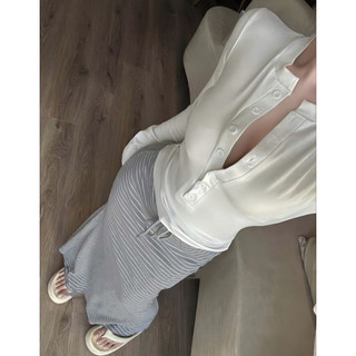 𝐋𝐚𝐜𝐲 𝐭𝐨𝐩 - ÁO TAY DÀI ÔM BODY BASIC CỔ TRÒN CÚC MỞ TÔN DÁNG