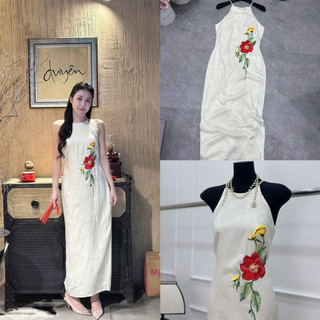  Váy lụa cổ yếm thêu hoa đỏ vàng dáng dài 