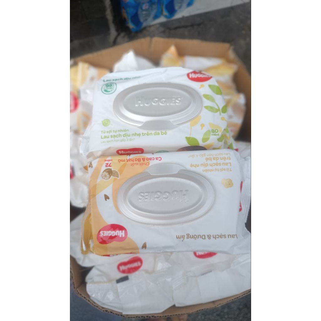 Khăn ướt Huggies không mùi 80 tờ _ ca cao và bơ hạt mỡ 72 tờ