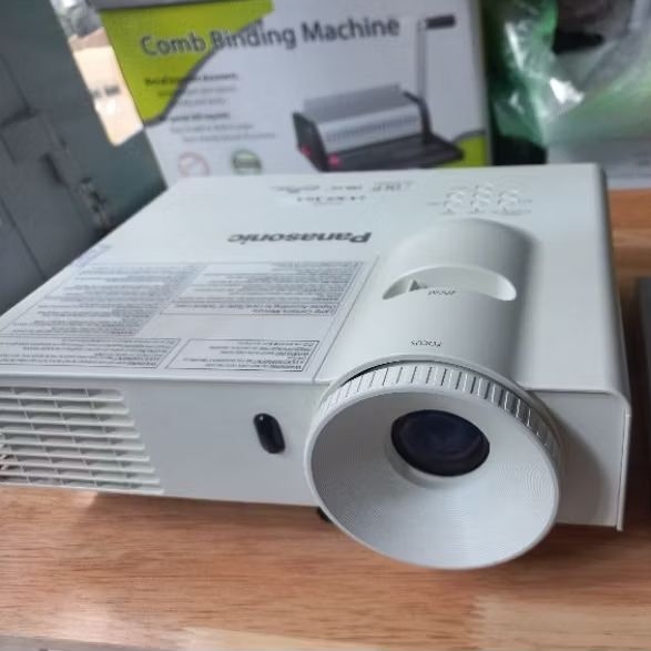 Máy chiếu Panasonic lx351 như mới giá rất rẻ