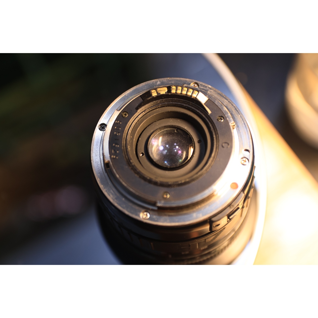 ống kính gốc rộng Canon ef Cosina 19-35mm chụp chống cháy (góc rộng hình ảnh tương đối nét- bi xứt bên trong) - Ống kính Canon EF