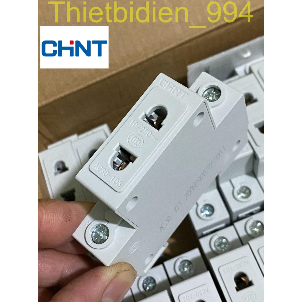 Ổ cắm cài thanh ray 2 chấu  Chint AC30-103 (lỗ tròn)