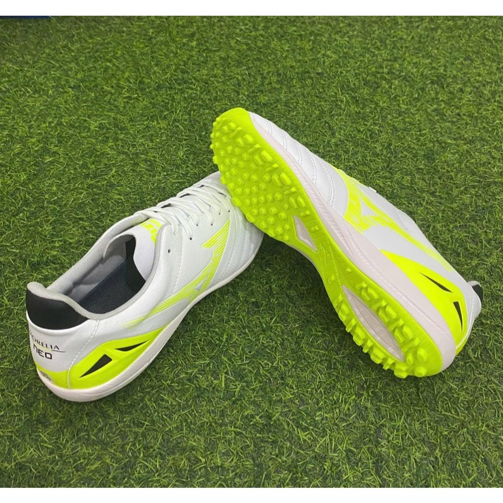 Giày Đá Bóng Ráp Đế Mizuno Neo 4 ( Đế Có Đệm EVA Giảm Chấn ) - Trắng Chuối