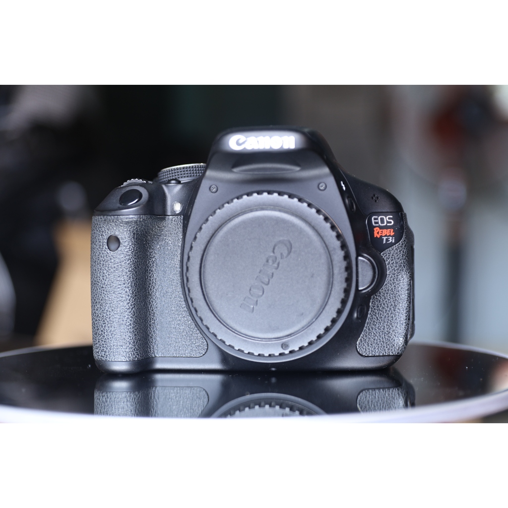 máy ảnh Canon EOS Rebel T3i - 600d (màn hình xoay lật - đẹp) (Pin - sạc - thẻ nhớ) - Phụ-kiện