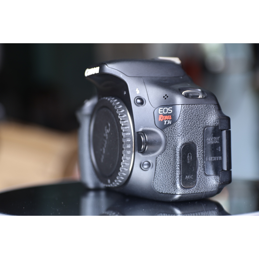máy ảnh Canon EOS Rebel T3i - 600d (màn hình xoay lật - đẹp) (Pin - sạc - thẻ nhớ) - Phụ-kiện