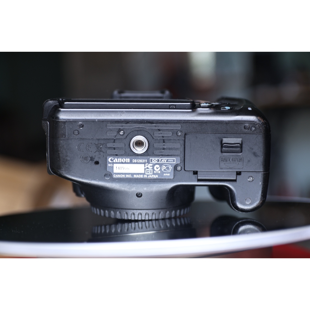 máy ảnh canon kiss x5 (như mới - màn hình xoay lật) - Máy ảnh