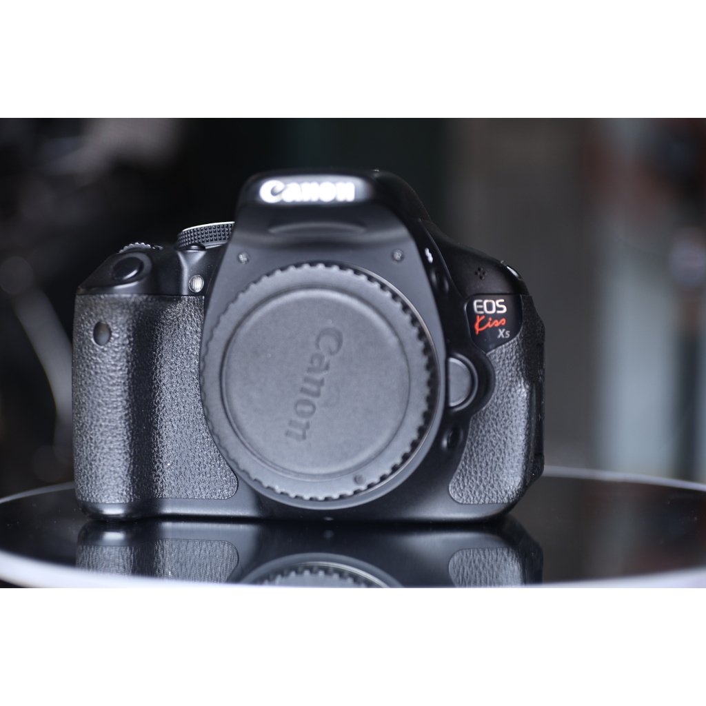 máy ảnh canon kiss x5 (như mới - màn hình xoay lật)