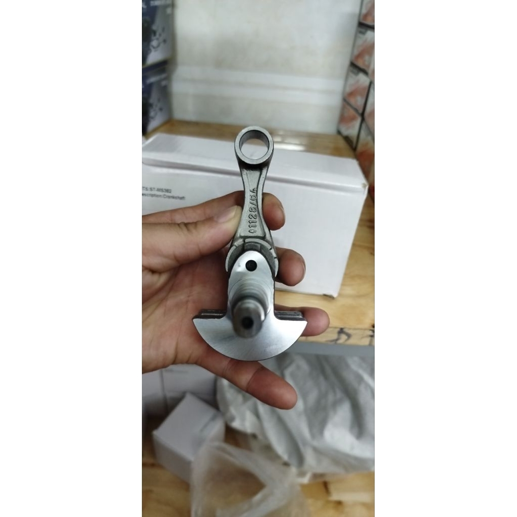 Tay Dên ( Trục Khuỷu)  Máy Cưa Xích Stihl 382