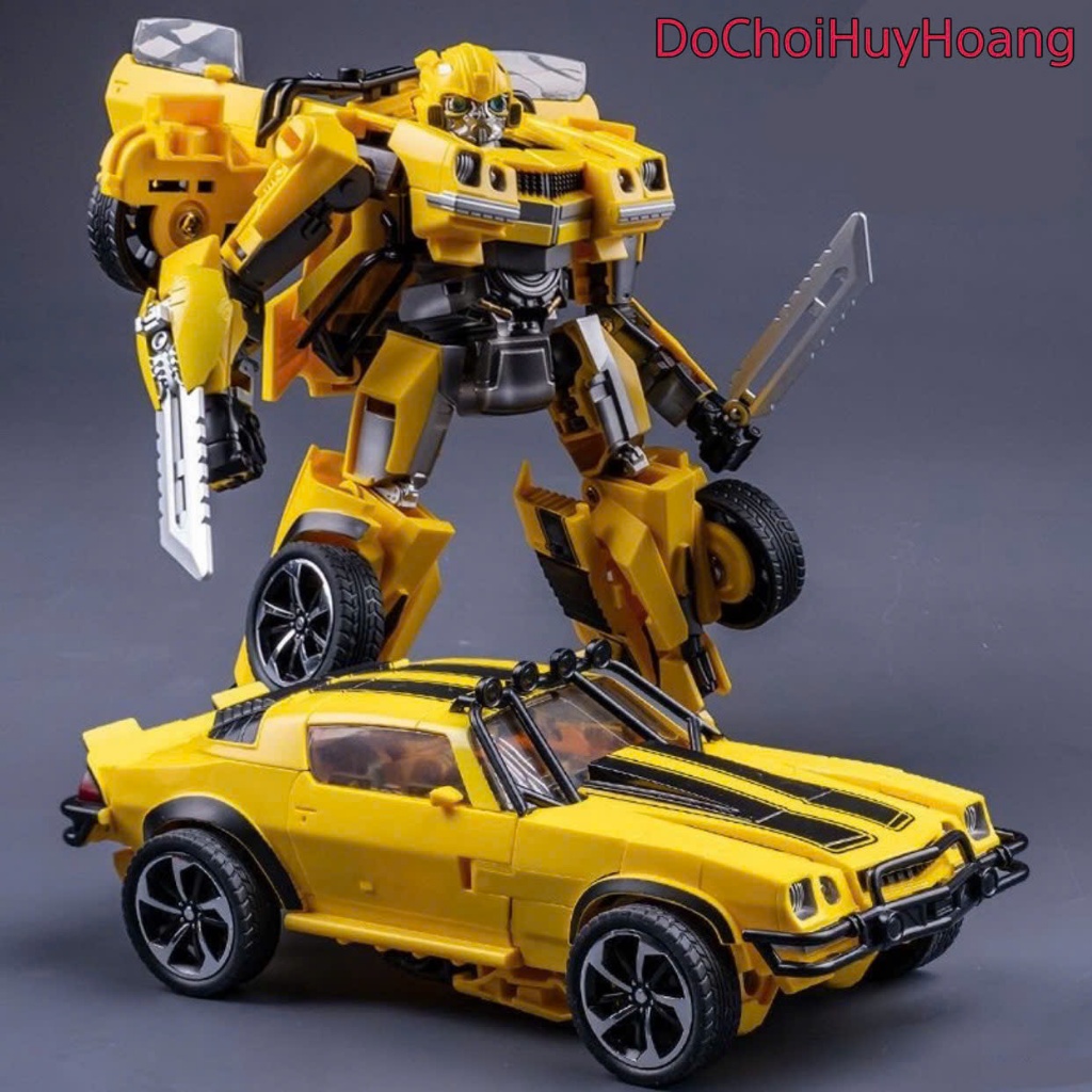 Mô hình robot Bumblebee biến đổi thành xe oto TW1032