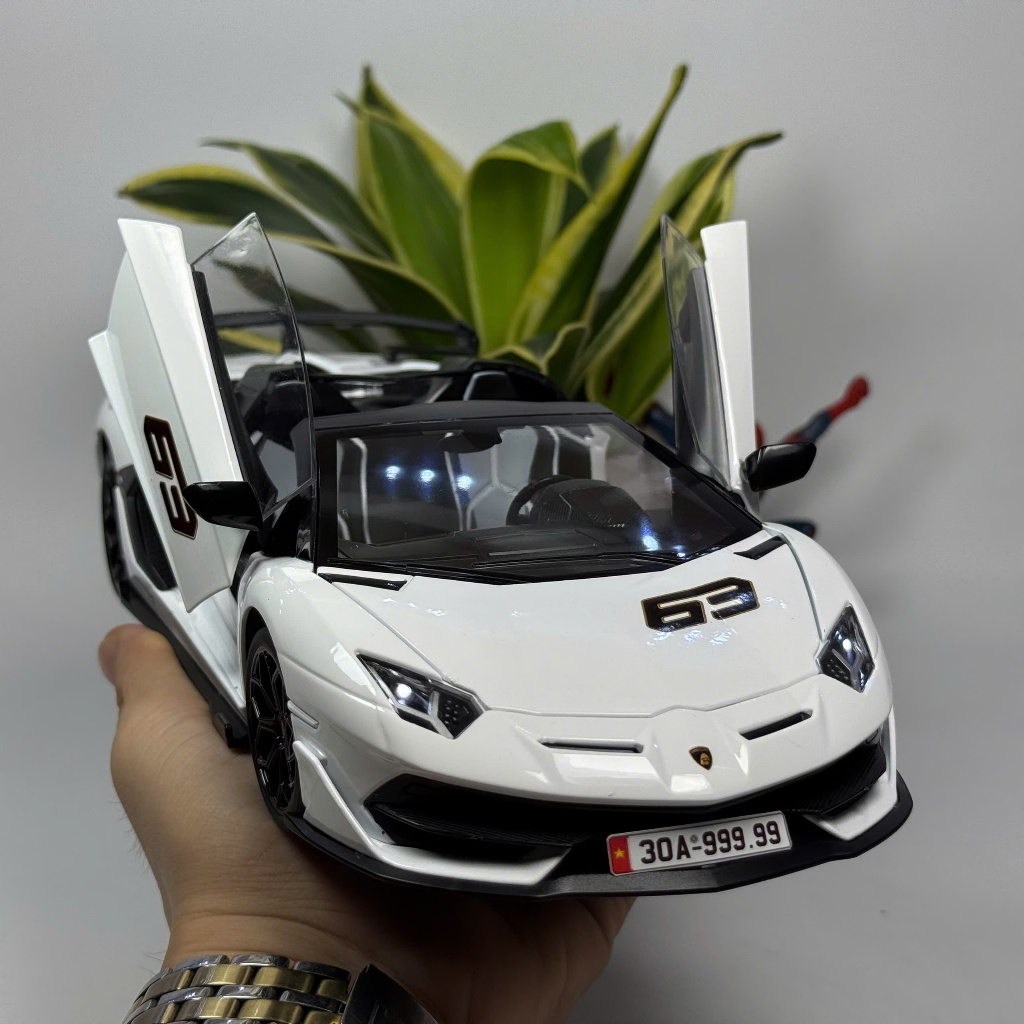 Mô hình siêu xe Lamborghini Aventador SVJ63 tỷ lệ 1:18 Full kính nhiều tính năng Tặng biển số VIP