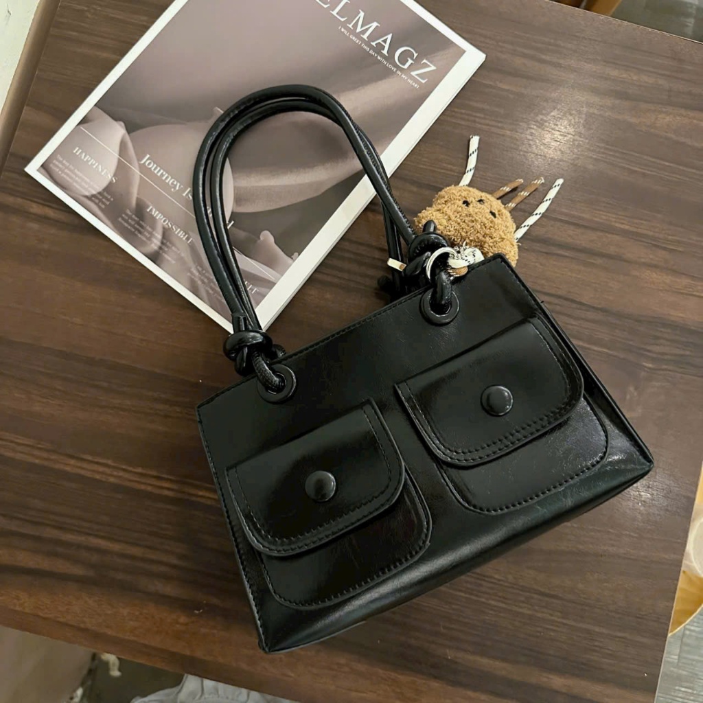 Túi xách đeo vai 2 ngăn trước kèm charm gấu - DK171 | BigBuy360 - bigbuy360.vn