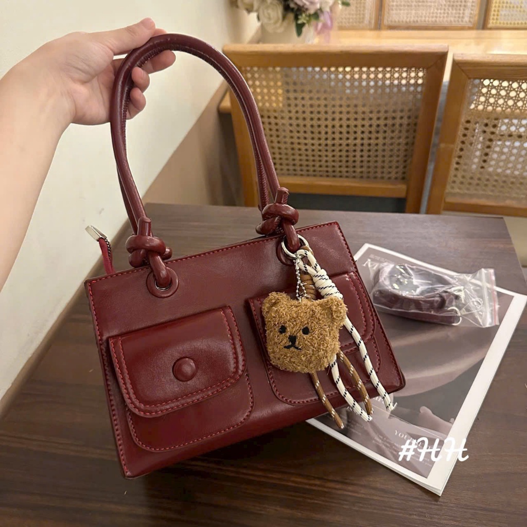 Túi xách đeo vai 2 ngăn trước kèm charm gấu - DK171 | BigBuy360 - bigbuy360.vn