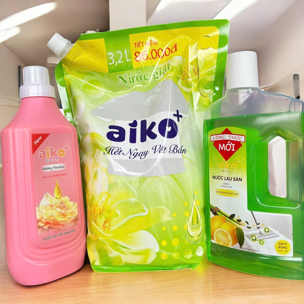 Combo túi nước giặt gia đình Aiko 3,2L + 1 chai nước xã vải 1L + Chai nước lau sàn 1L