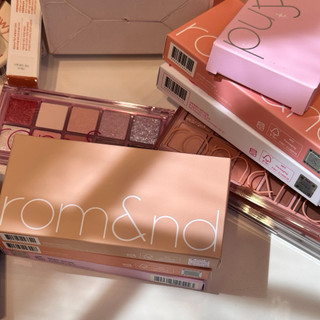 Bảng Phấn Mắt 10 màu ROMAND Better Than Palette