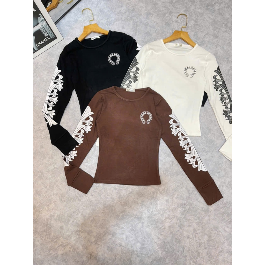 Áo kiểu tay dài in logo chữ thái bên ngực và in hoa văn bên cánh tay cực hot kx