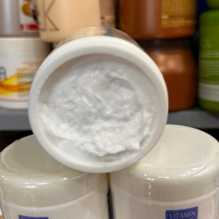 Kem Massage Dưỡng Da Vitamin E Naco 225gr