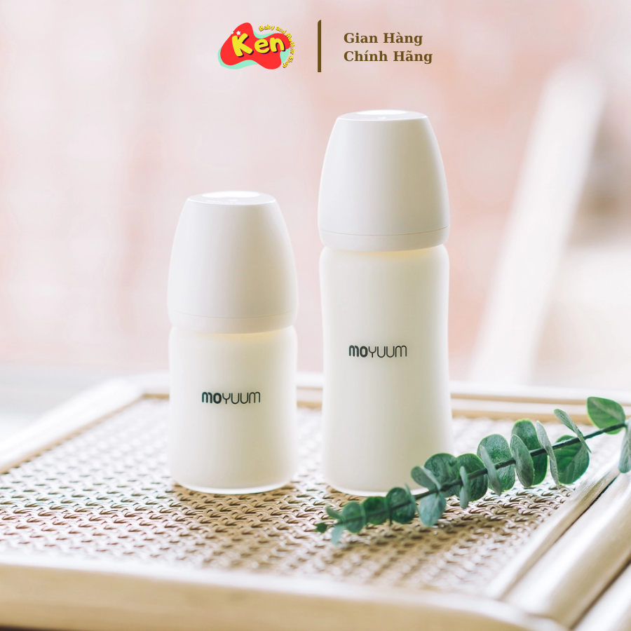 Bình sữa Thủy tinh tráng silicon Moyuum kèm núm