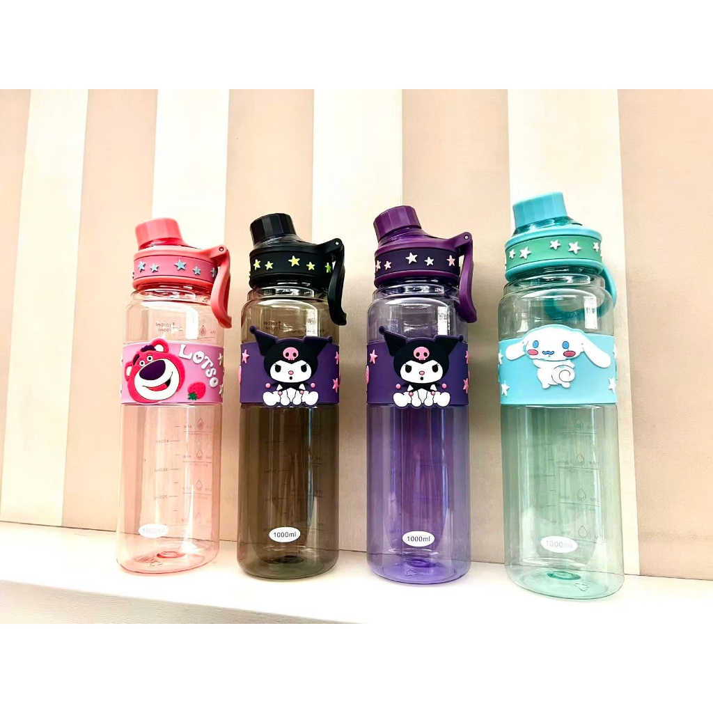 Bình Nước 800ml Kiểu Dáng Hoạt Hình Hot Trend – Bình Uống Nước Cute Có Quai Cho Bé, Nắp Chống Tràn, Nhựa An Toàn