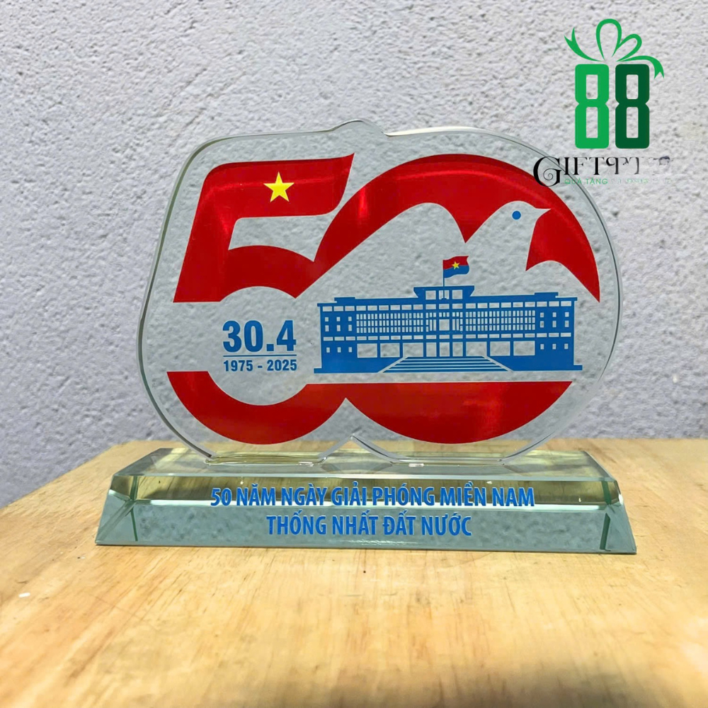 COMBO kỷ niệm chương YÊU NƯỚC 50 năm và 80 năm