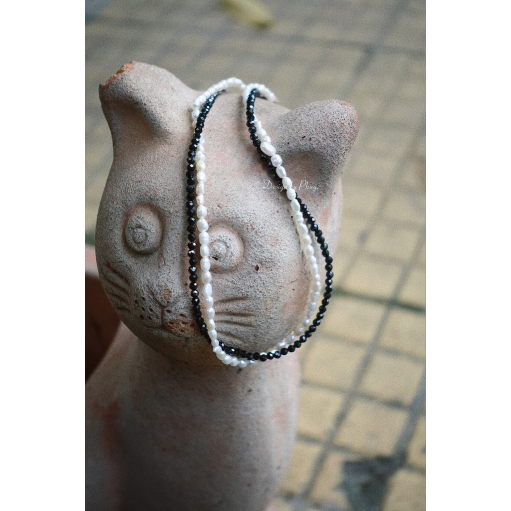 Vòng đá spinel đen mix ngọc trai nước ngọt handmade -phugla