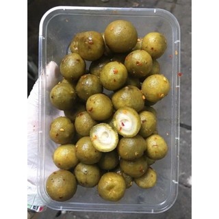 ô mai sấu lắc muối ớt
