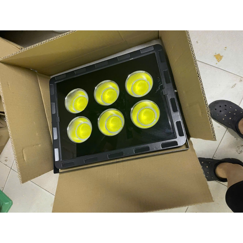 Đèn pha cốc 300w chống nước ip66, ánh sáng trắng và ánh sáng vàng