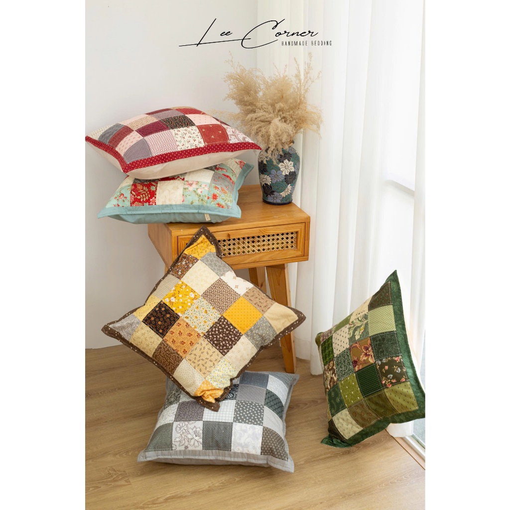 Vỏ gối vuông sofa Hoạ tiết ghép vuông nhiều màu LEE CORNER, vải Thô Hàn 100% cotton, kích thước 45x4