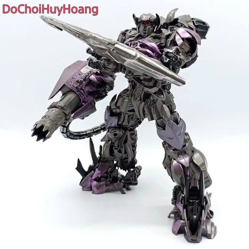 Mô hình robot Shockwave biến đổi thành xe tank TW1028B