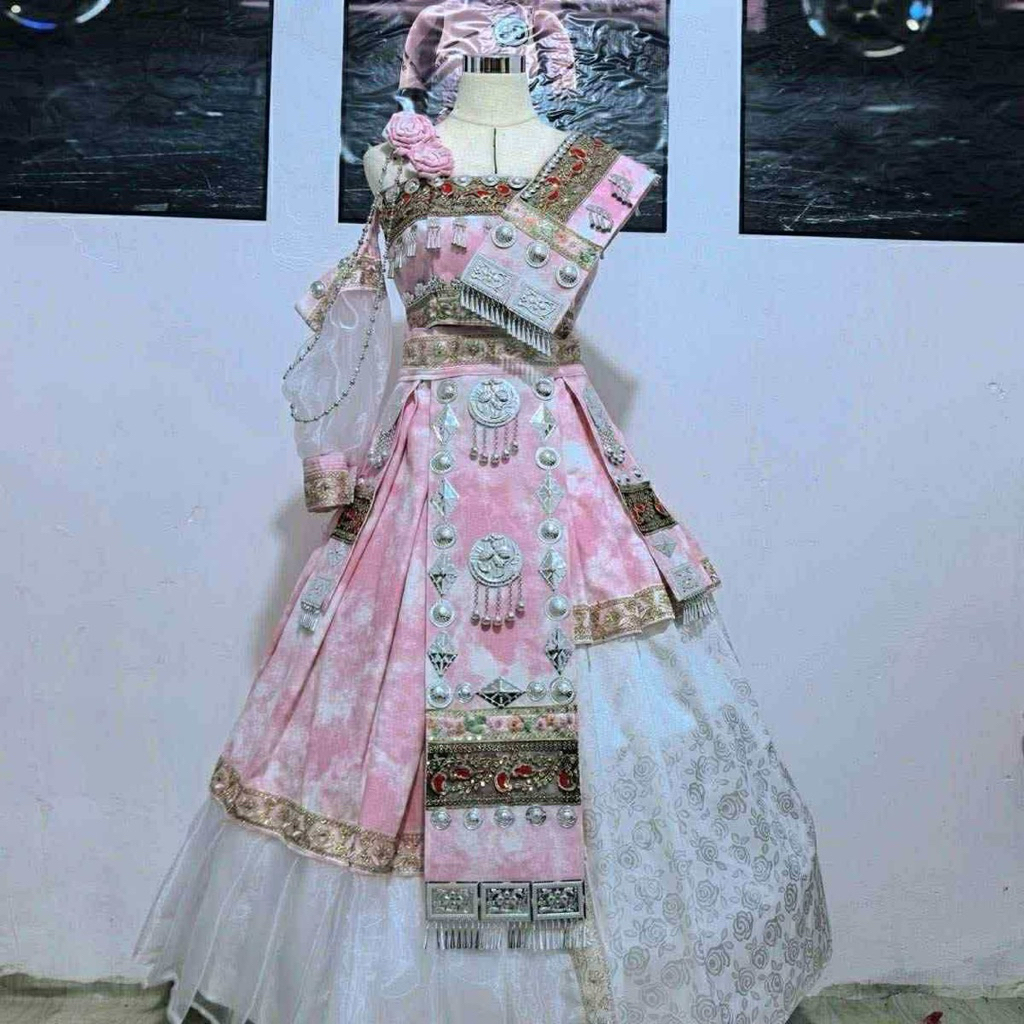 Trang phục miêu cương mới ( sẵn )