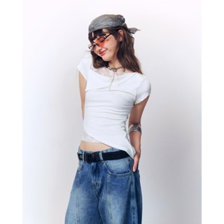  Mira Top - Remmus | Áo thun phối ren vạt chéo hack dáng cho nữ 