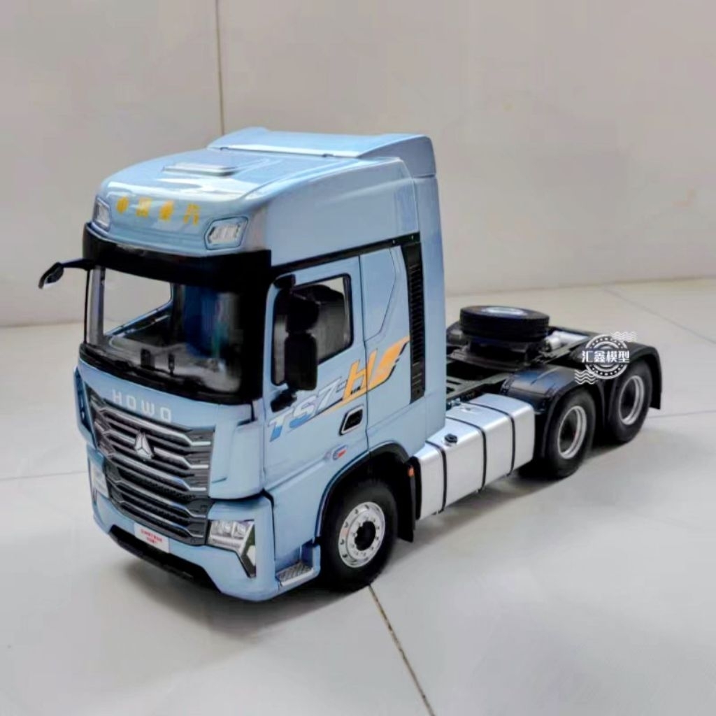 Mô hình đầu kéo Howo TS7 phiên bản máy dầu hợp kim 1:24