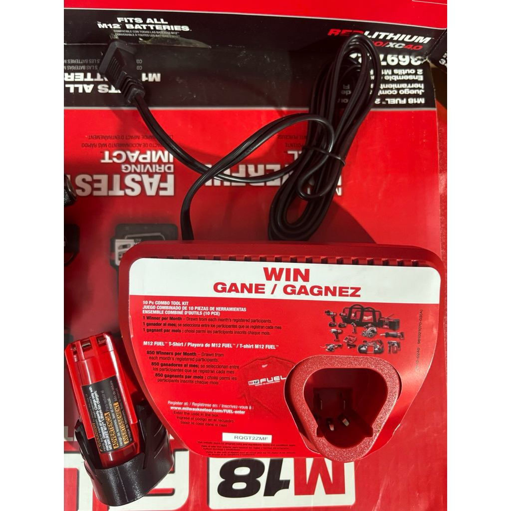 Sạc Milwaukee m12 Mỹ dùng sạc pin m12 Milwaukee